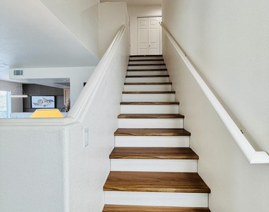 955 W Ensenada Lane - Photo Thumbnail 6