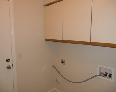 3305 E Wildwood Drive - Photo Thumbnail 12