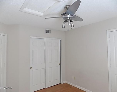3305 E Wildwood Drive - Photo Thumbnail 14