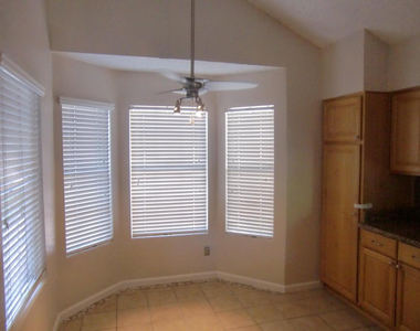 3305 E Wildwood Drive - Photo Thumbnail 6