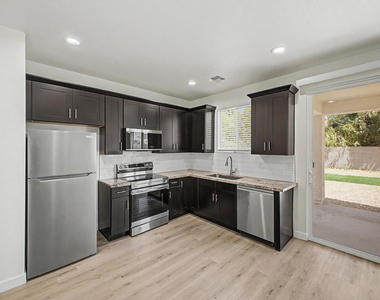 105 W Latona - Photo Thumbnail 15
