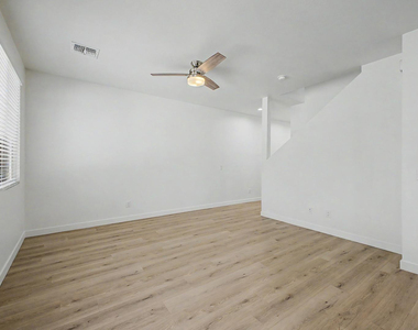 105 W Latona - Photo Thumbnail 6