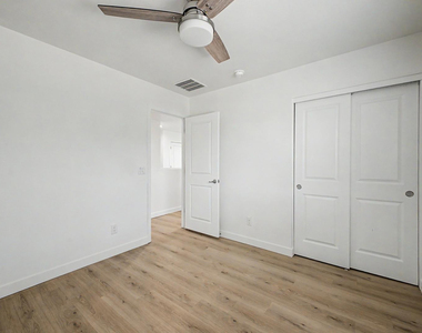 105 W Latona - Photo Thumbnail 31