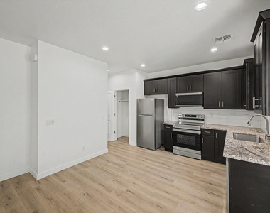 105 W Latona - Photo Thumbnail 12