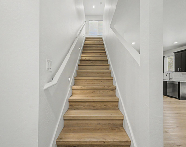 105 W Latona - Photo Thumbnail 33