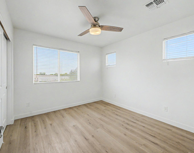 136 W Latona Road - Photo Thumbnail 28