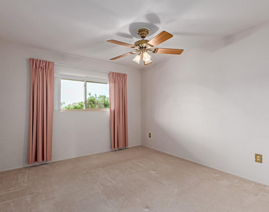 7436 E Chaparral Road - Photo Thumbnail 11