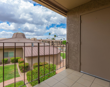 7436 E Chaparral Road - Photo Thumbnail 16