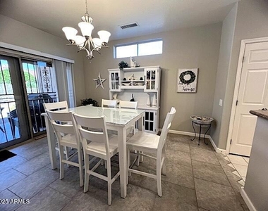 15628 W Hidden Creek Lane - Photo Thumbnail 11