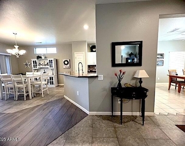 15628 W Hidden Creek Lane - Photo Thumbnail 15