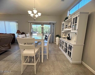 15628 W Hidden Creek Lane - Photo Thumbnail 12