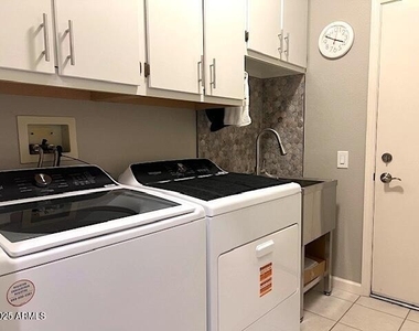 15628 W Hidden Creek Lane - Photo Thumbnail 23