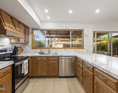 8107 E Vista Drive - Photo Thumbnail 9