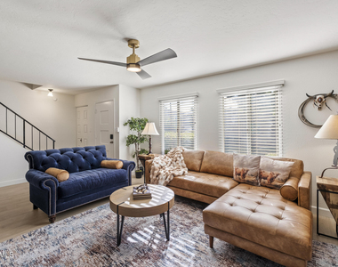 8107 E Vista Drive - Photo Thumbnail 2