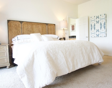 3131 E Legacy Drive - Photo Thumbnail 10