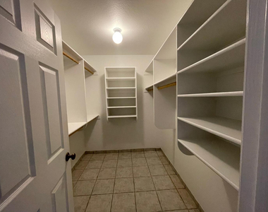 21611 N 48th Place - Photo Thumbnail 18