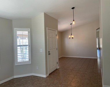 21611 N 48th Place - Photo Thumbnail 1