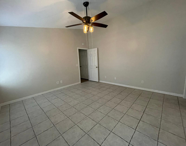 21611 N 48th Place - Photo Thumbnail 19