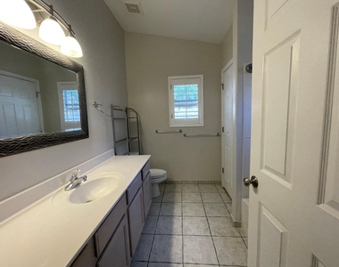 21611 N 48th Place - Photo Thumbnail 20