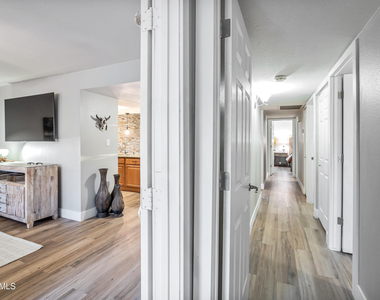 5045 N 81st Street - Photo Thumbnail 15
