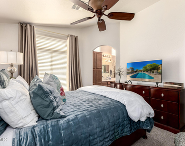 2250 E Deer Valley Road - Photo Thumbnail 14