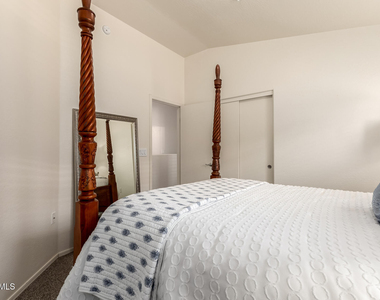 2250 E Deer Valley Road - Photo Thumbnail 20