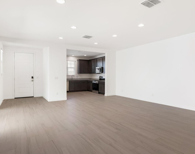 24623 N 164th Drive - Photo Thumbnail 3