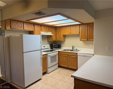 8410 Eldora Avenue - Photo Thumbnail 3