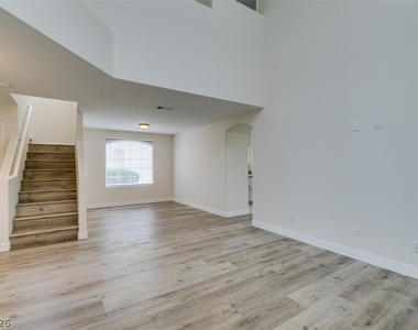 7804 Amulet Street - Photo Thumbnail 8