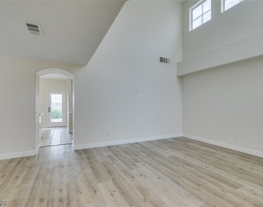 7804 Amulet Street - Photo Thumbnail 5