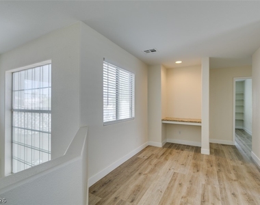 7804 Amulet Street - Photo Thumbnail 20