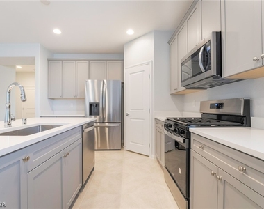 94 Cadence Crest Avenue - Photo Thumbnail 8