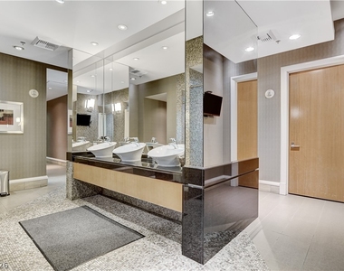 2700 Las Vegas Boulevard - Photo Thumbnail 9