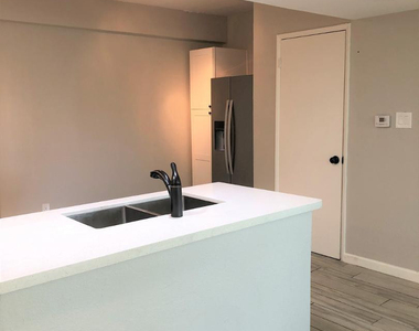 351 E Thomas Road - Photo Thumbnail 25