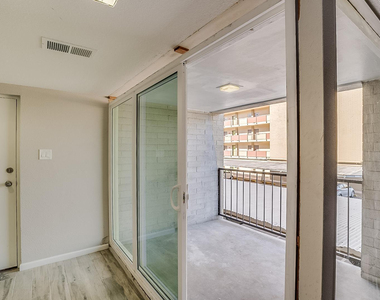 351 E Thomas Road - Photo Thumbnail 29