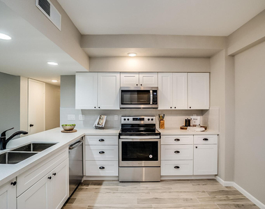 351 E Thomas Road - Photo Thumbnail 15