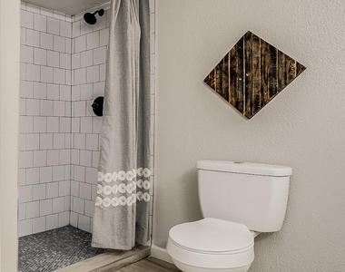 351 E Thomas Road - Photo Thumbnail 31