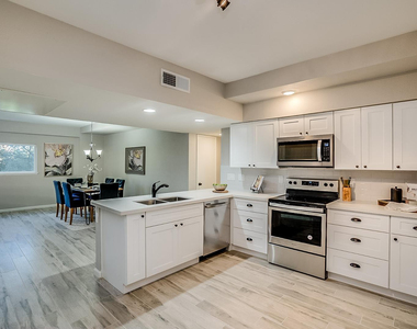 351 E Thomas Road - Photo Thumbnail 41