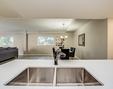 351 E Thomas Road - Photo Thumbnail 17