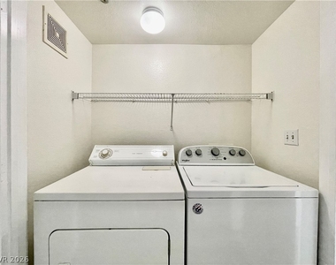 555 E Silverado Ranch Boulevard - Photo Thumbnail 11