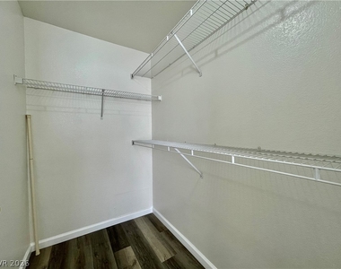 555 E Silverado Ranch Boulevard - Photo Thumbnail 10