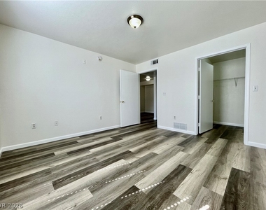 555 E Silverado Ranch Boulevard - Photo Thumbnail 9