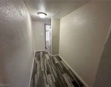2105 Sunrise Avenue - Photo Thumbnail 8