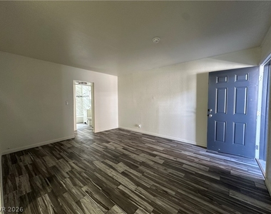 2105 Sunrise Avenue - Photo Thumbnail 6