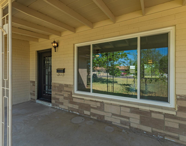7733 N 60th Avenue - Photo Thumbnail 6