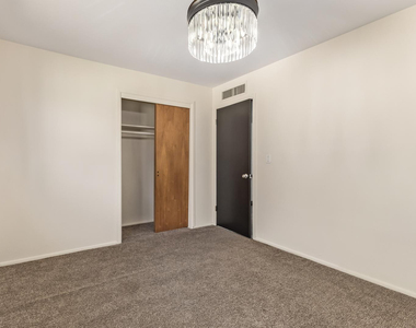 7733 N 60th Avenue - Photo Thumbnail 19