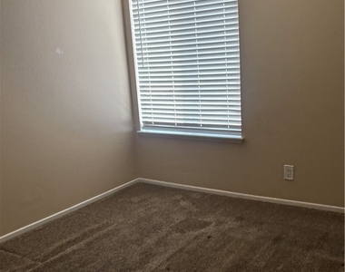 1470 Elizabeth Avenue - Photo Thumbnail 23