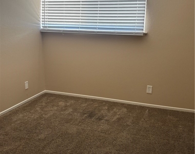 1470 Elizabeth Avenue - Photo Thumbnail 21