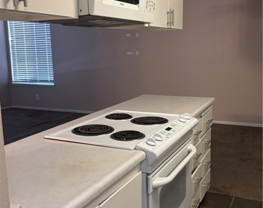 1470 Elizabeth Avenue - Photo Thumbnail 11