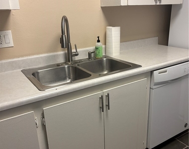 1470 Elizabeth Avenue - Photo Thumbnail 26
